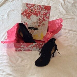 Chinese Laundry Black Lace-Up Peep Toe Stiletto Heels 6.5womens